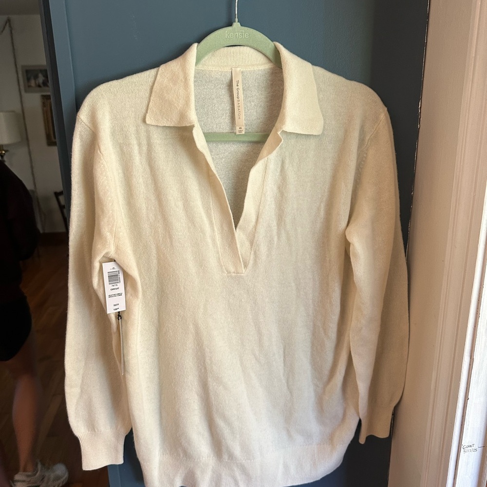 Aritzia Ivory V-Neck Sweater